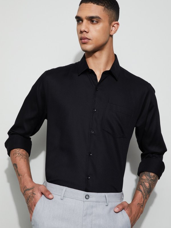 Black Solid Regular Fit Formal Shirt